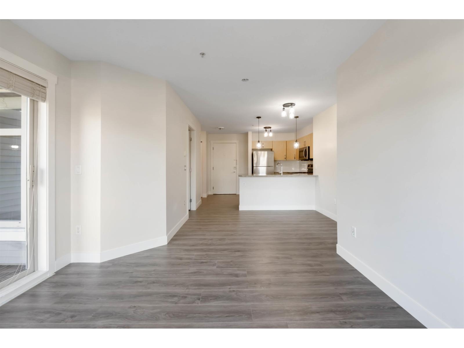 215 13555 GATEWAY DRIVE DRIVE