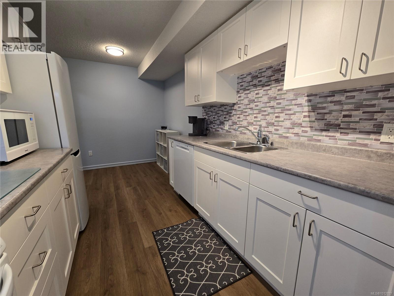 #101 7450 RUPERT ST - Image 3