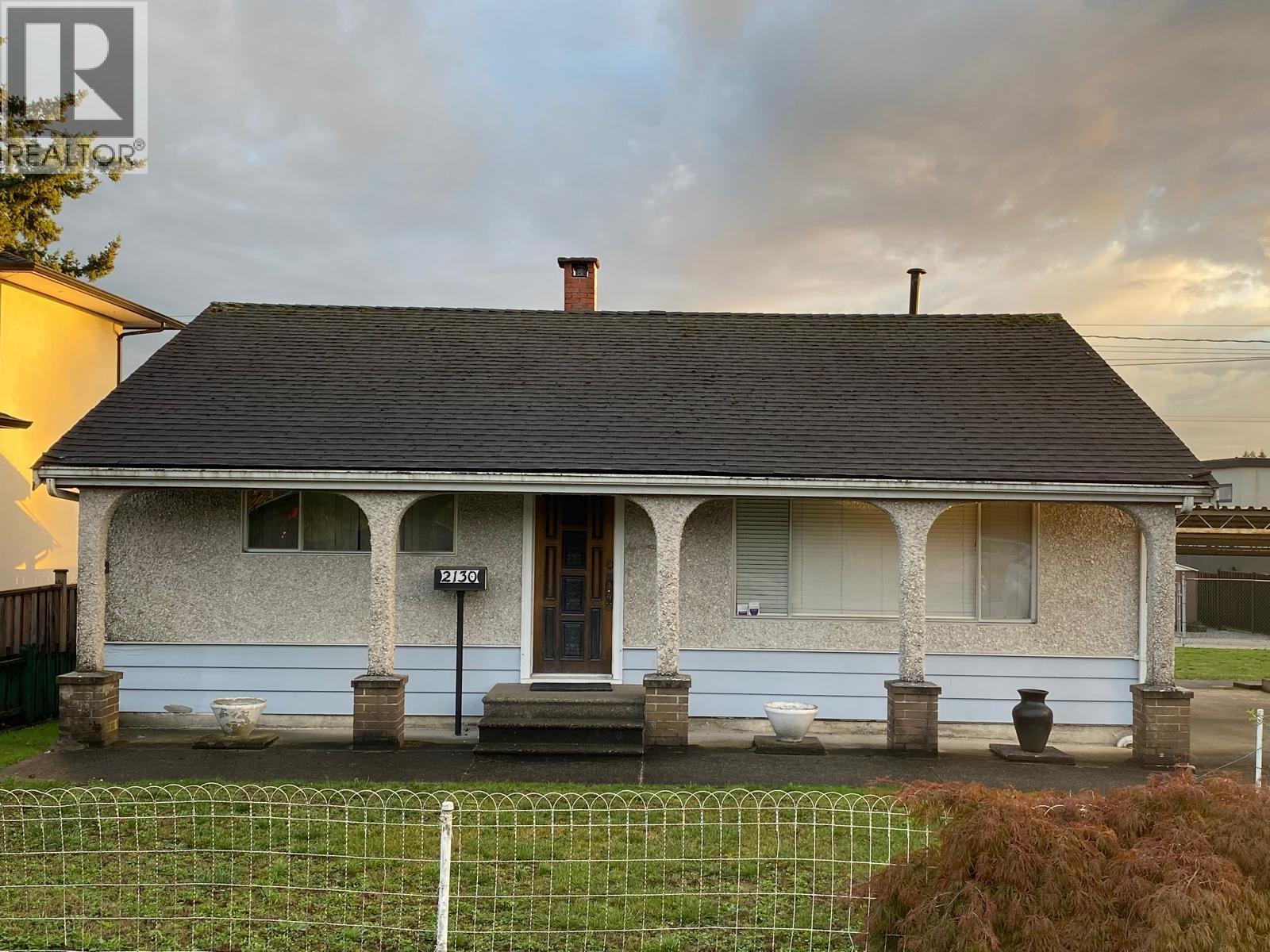 2130 CRAIGEN Avenue - main photo