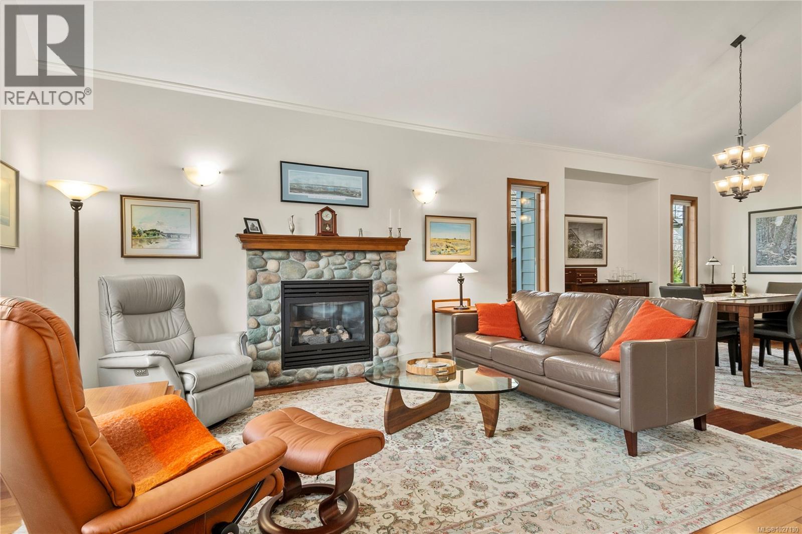 1856 CARDIFF CRES - 10