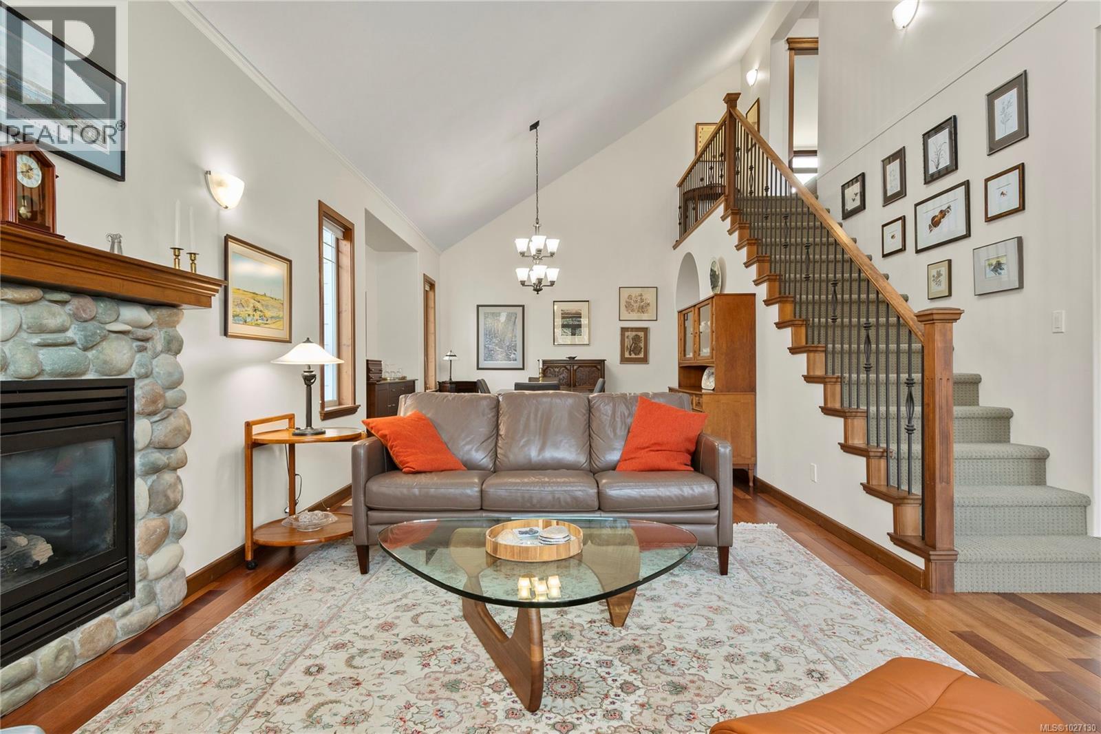 1856 CARDIFF CRES - 11