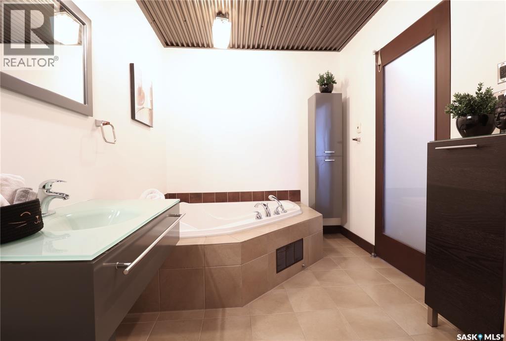 #302 1275 BROAD STREET - 19