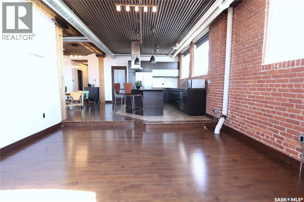 #302 1275 BROAD STREET - Image 2