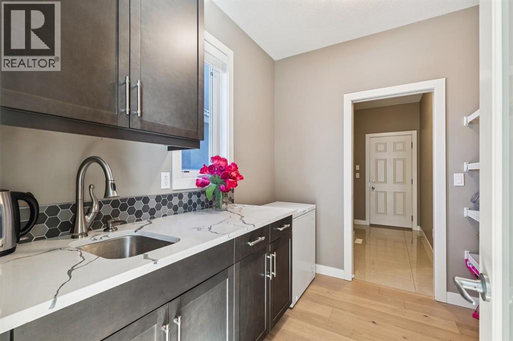 Single Family House for Sale in  Aspen Vista Way SW Aspen Woods Calgary 