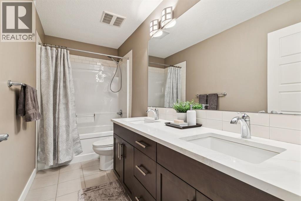 Single Family House for Sale in  Aspen Vista Way SW Aspen Woods Calgary 