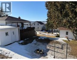 Bath (# pieces 1-6) - 164 St-georges Avenue, Edmundston, NB E3V2W4 Photo 6