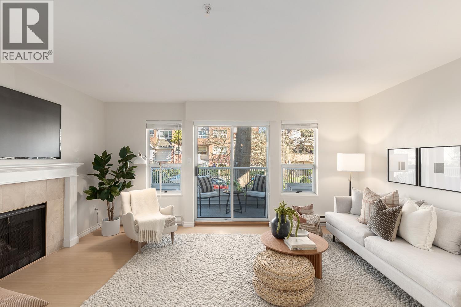 203 876 14TH Avenue - main photo