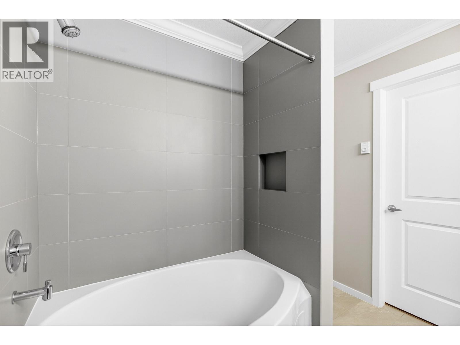 408 300 KLAHANIE DRIVE, Port Moody