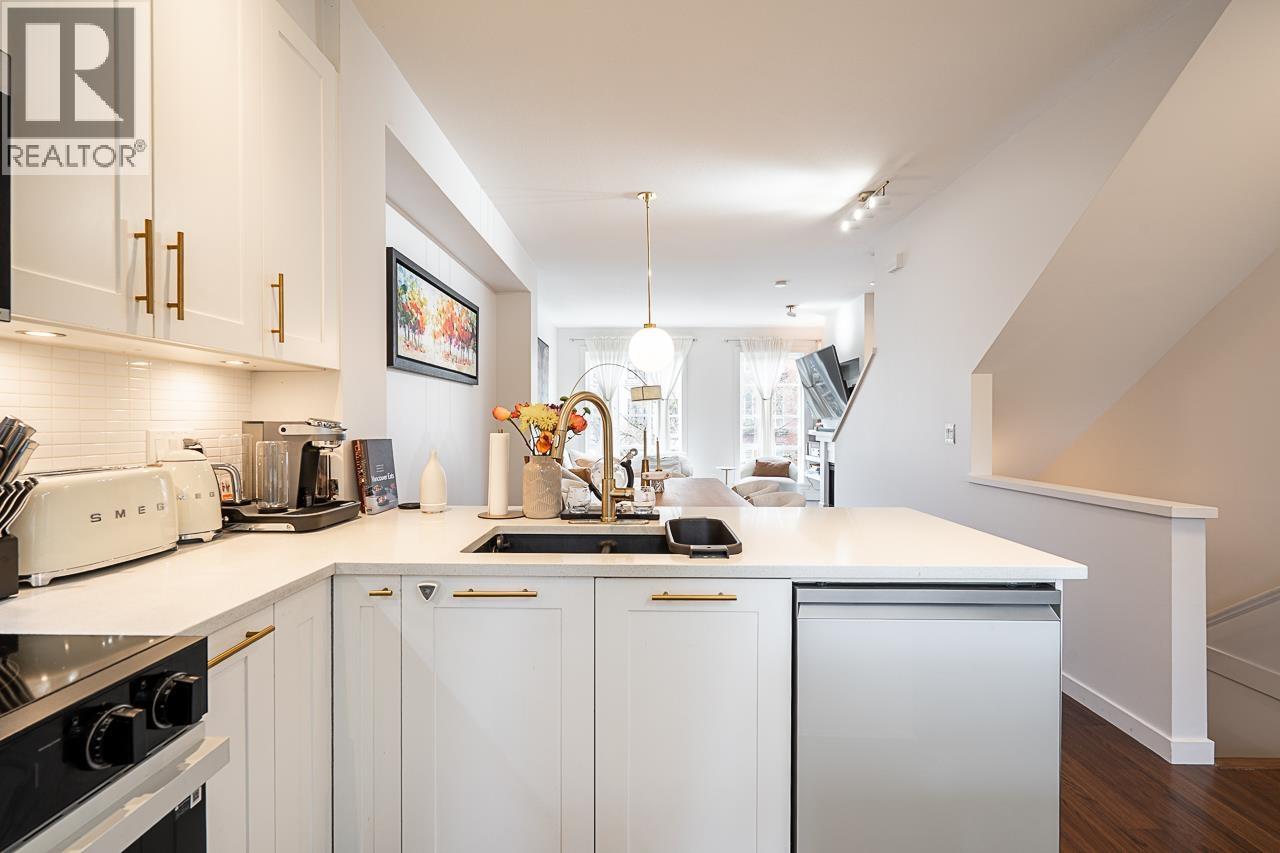 15 1245 HOLTBY STREET, Coquitlam