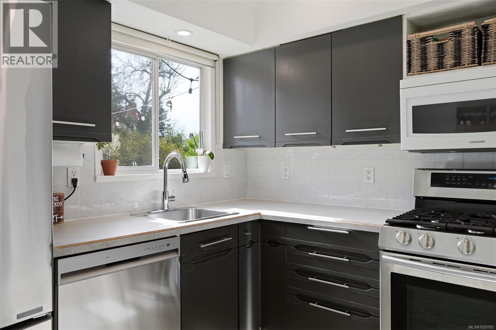  3855 Seaton Street, Saanich