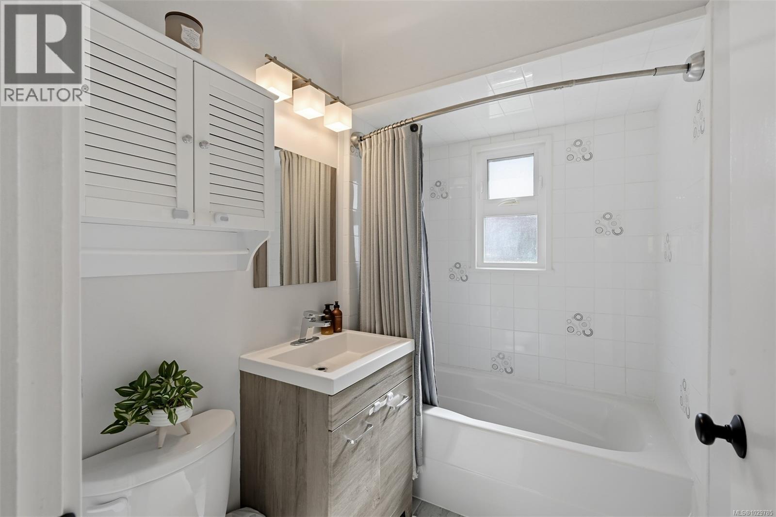  3855 Seaton Street, Saanich