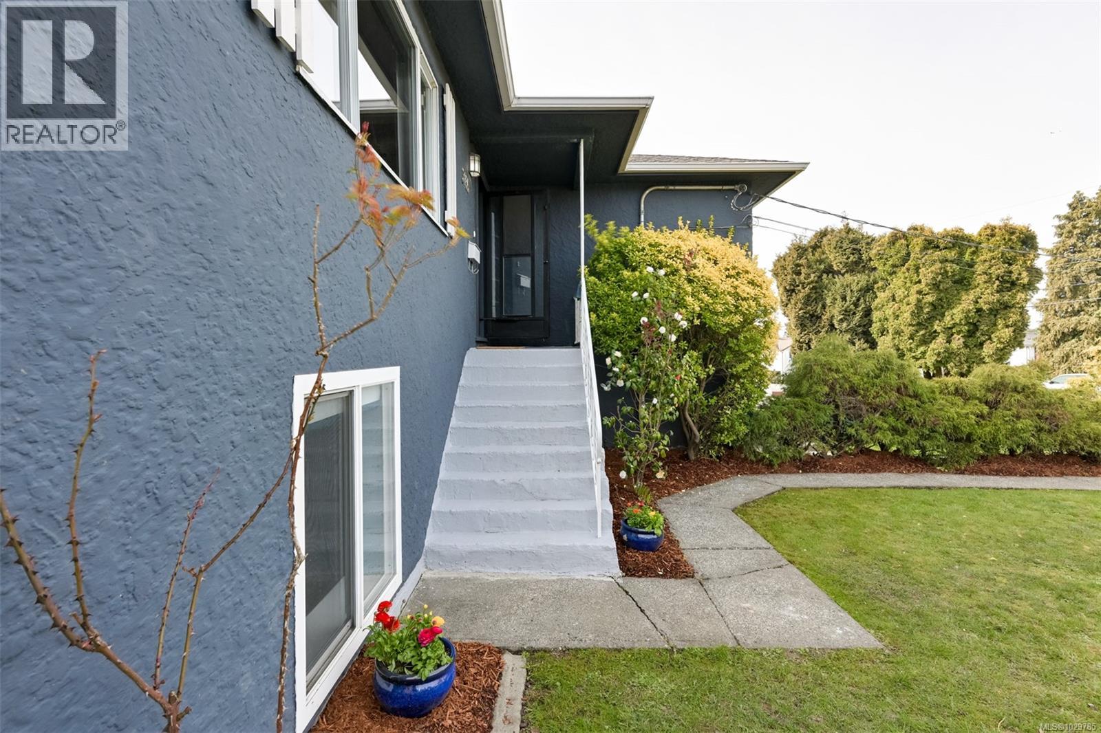  3855 Seaton Street, Saanich