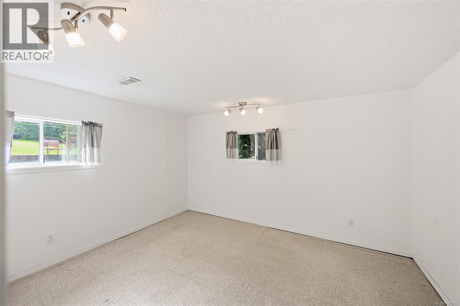  3855 Seaton Street, Saanich