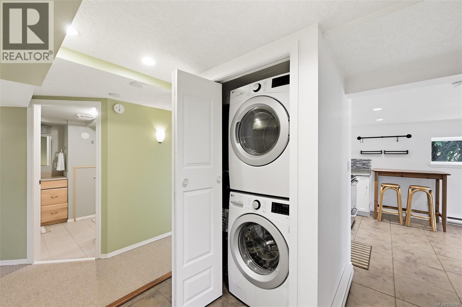  3855 Seaton Street, Saanich