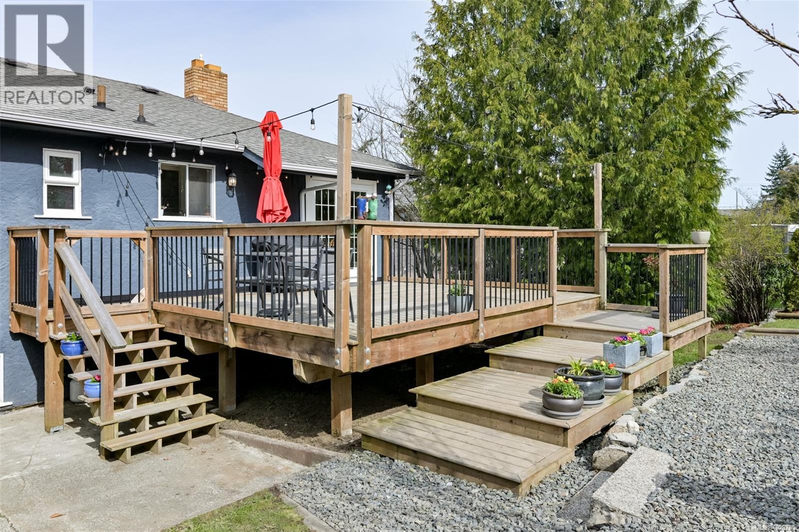  3855 Seaton Street, Saanich