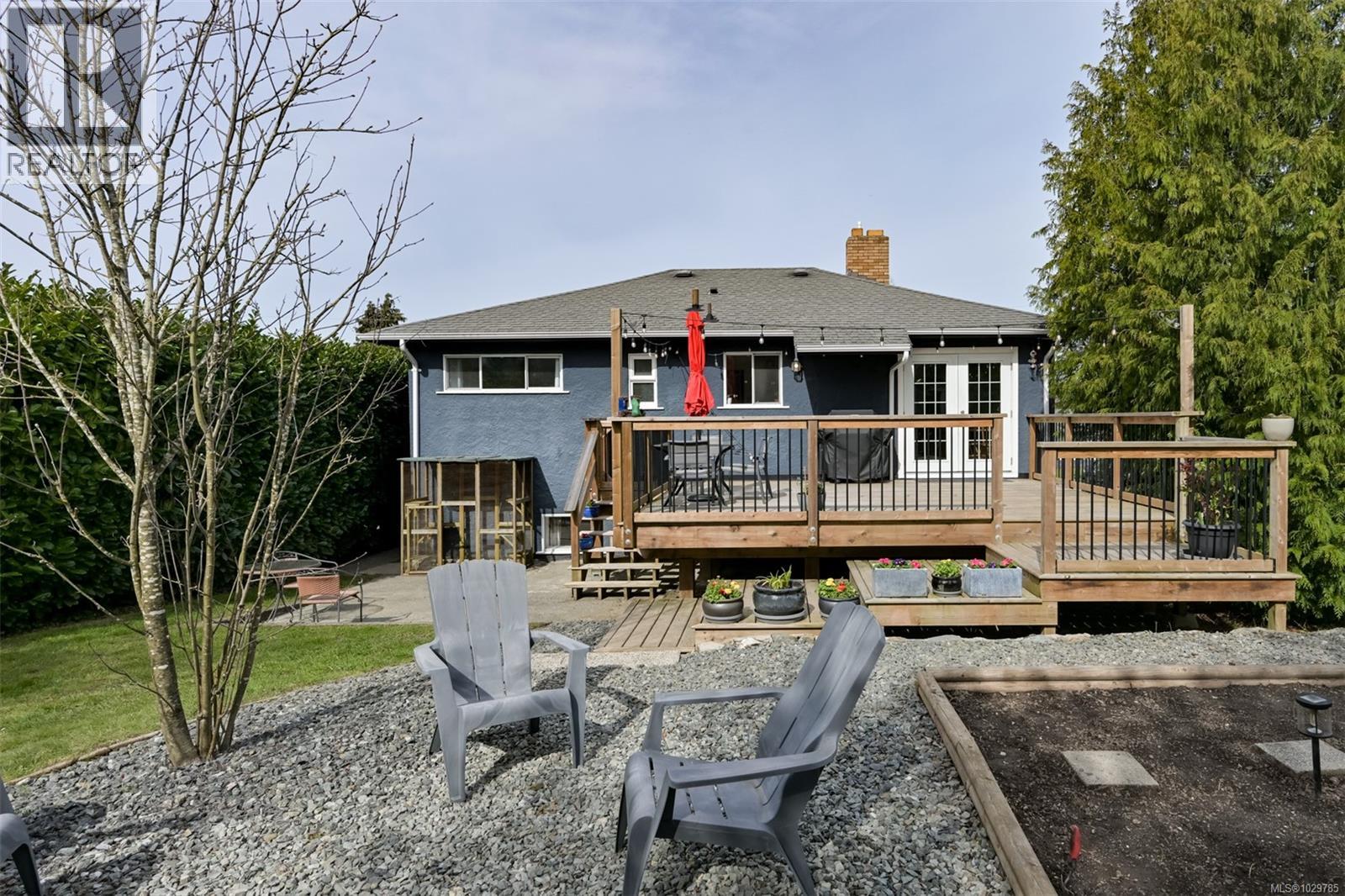  3855 Seaton Street, Saanich