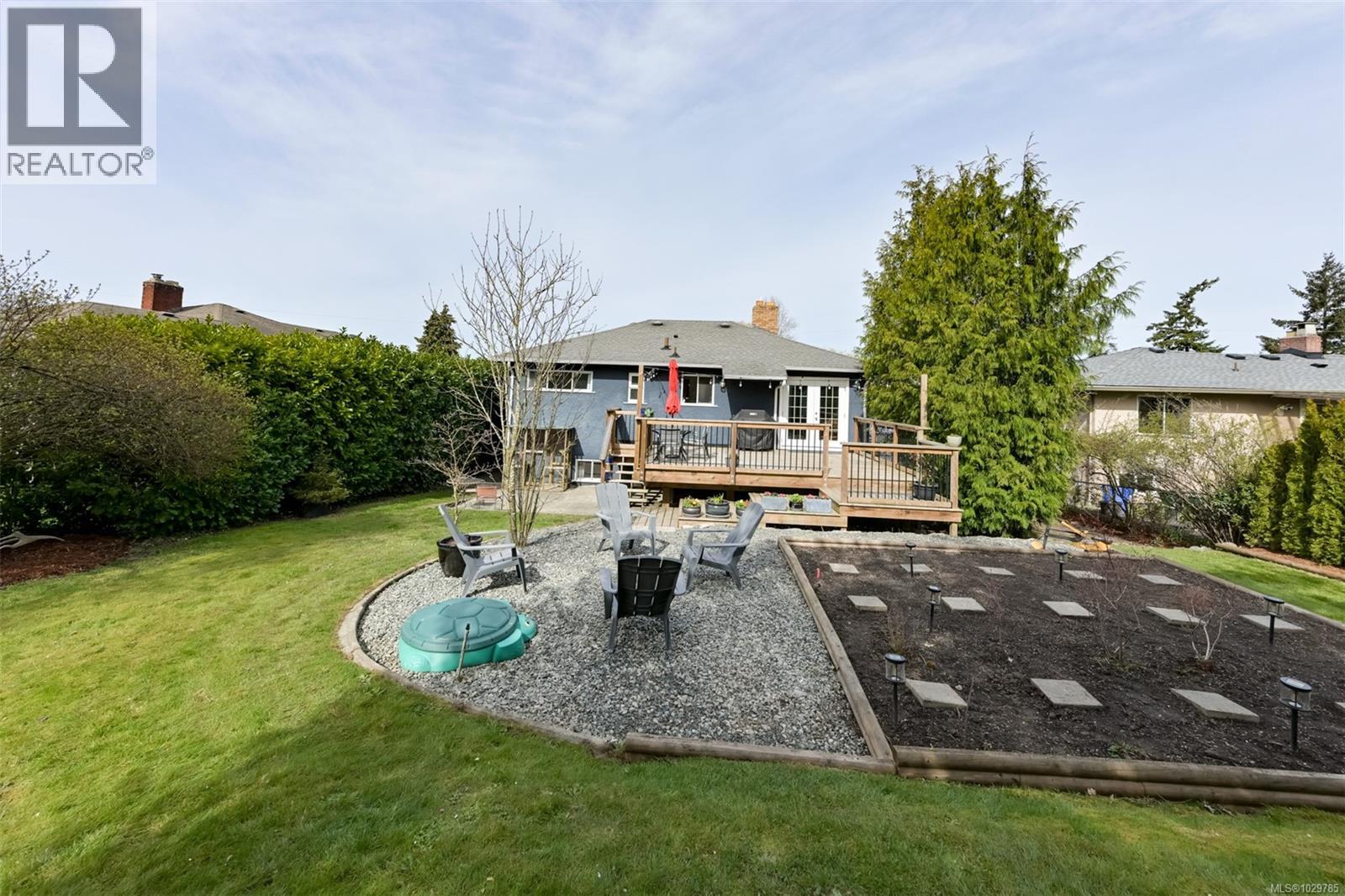  3855 Seaton Street, Saanich