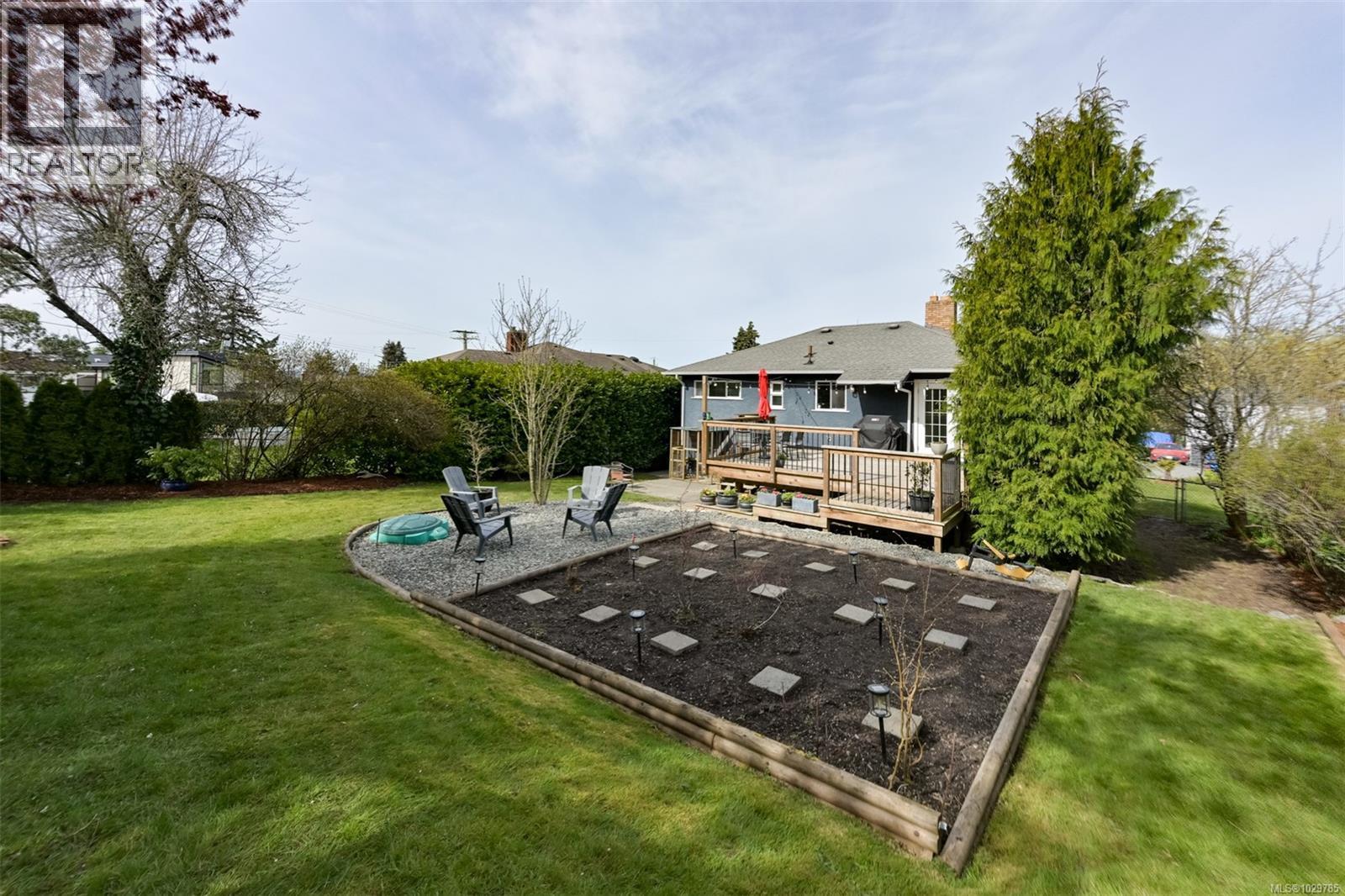  3855 Seaton Street, Saanich