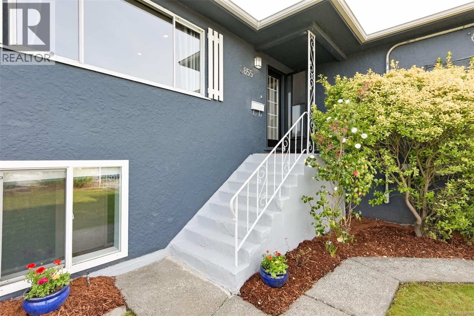  3855 Seaton Street, Saanich