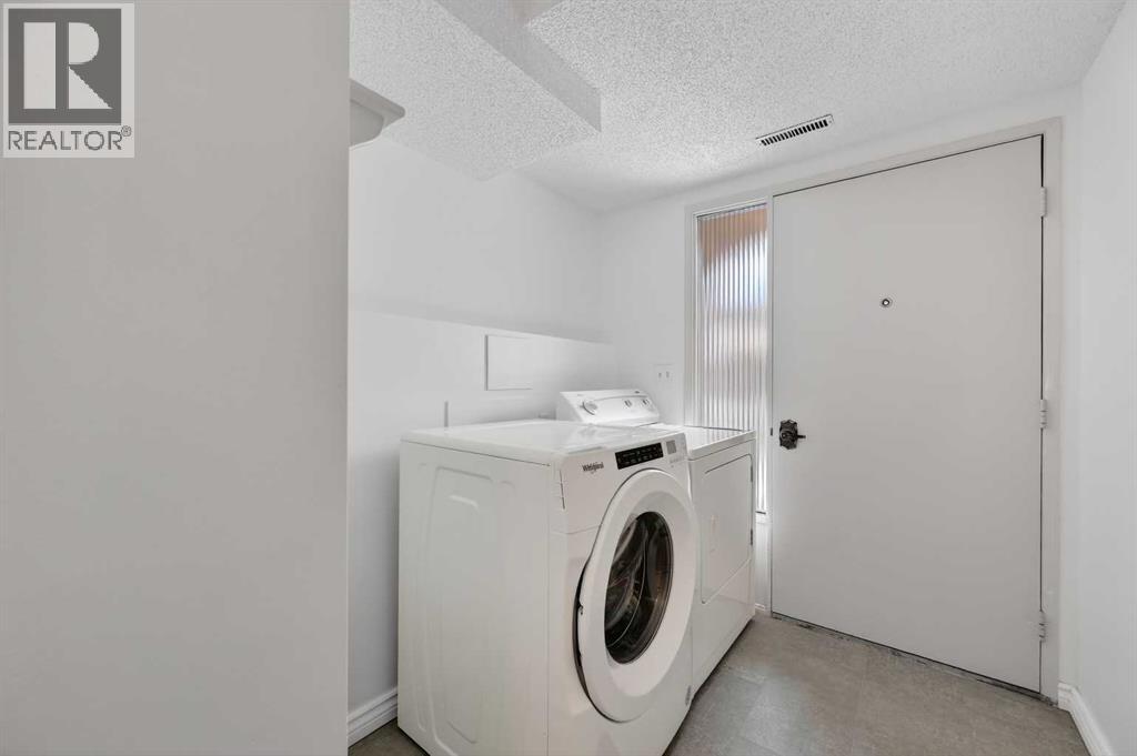 Single Family House 4 Level for Sale in  Canterbury Gardens SW Canyon Meadows Calgary 