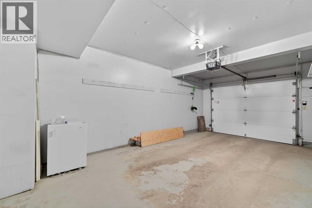 Single Family House 4 Level for Sale in  Canterbury Gardens SW Canyon Meadows Calgary 