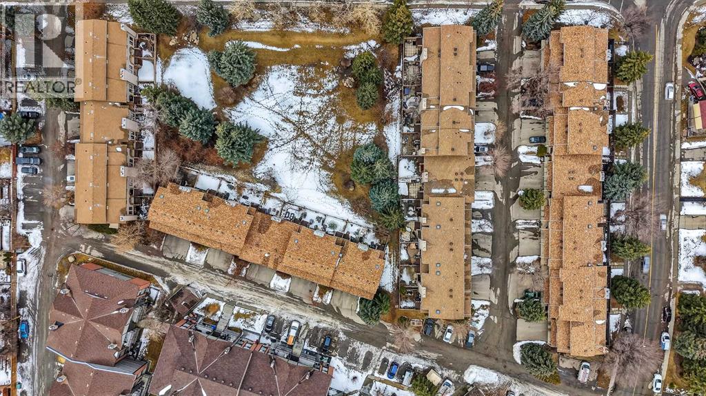 Single Family House 4 Level for Sale in  Canterbury Gardens SW Canyon Meadows Calgary 