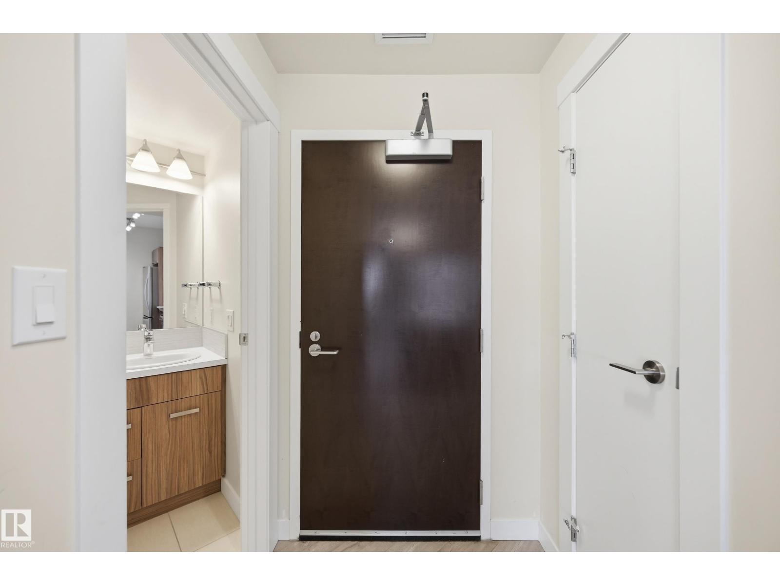 #706 10410 102 AV NW - 3
