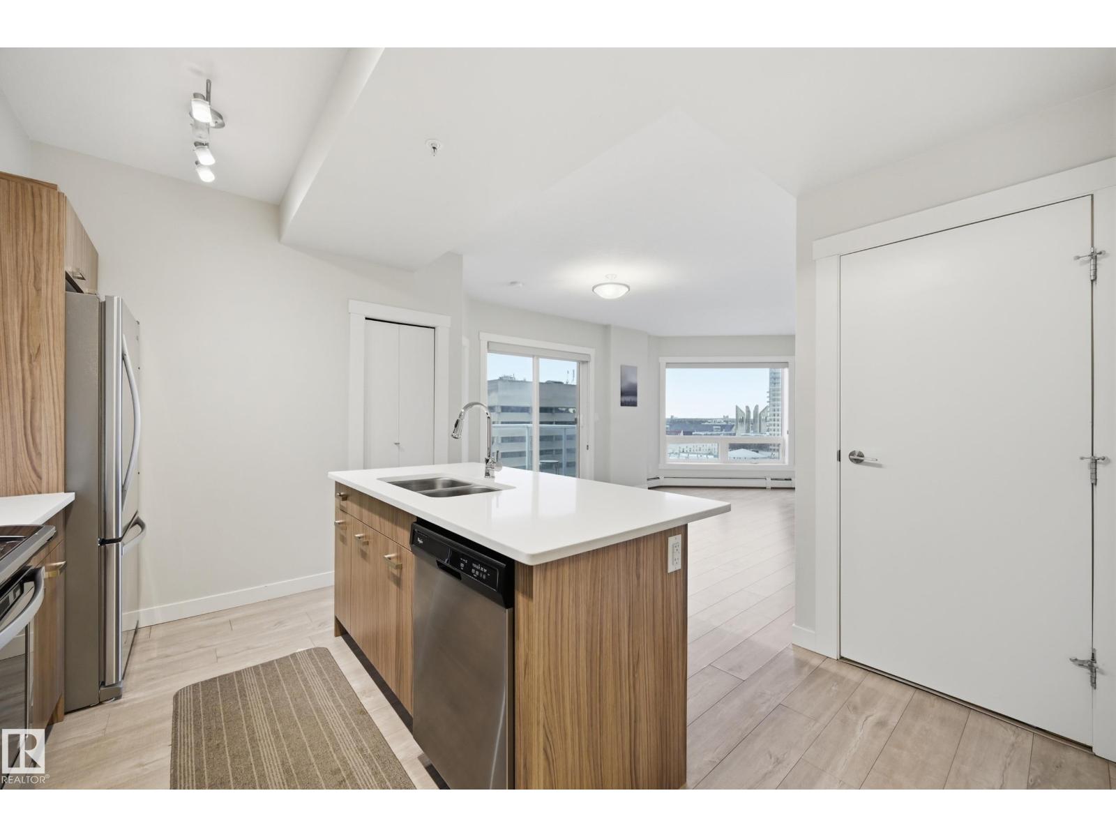 #706 10410 102 AV NW - 4