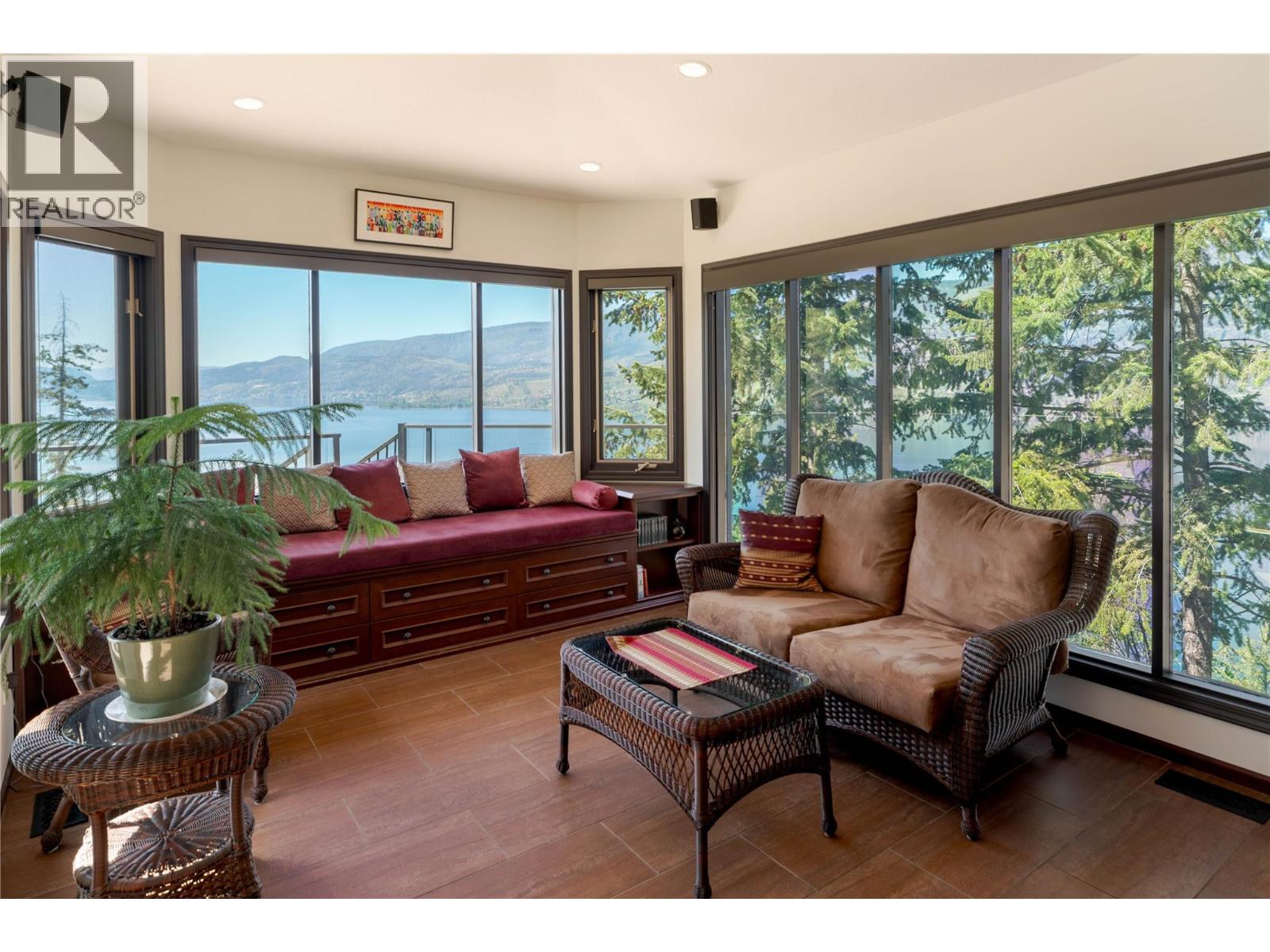  1252 Kyndree Court, Kelowna