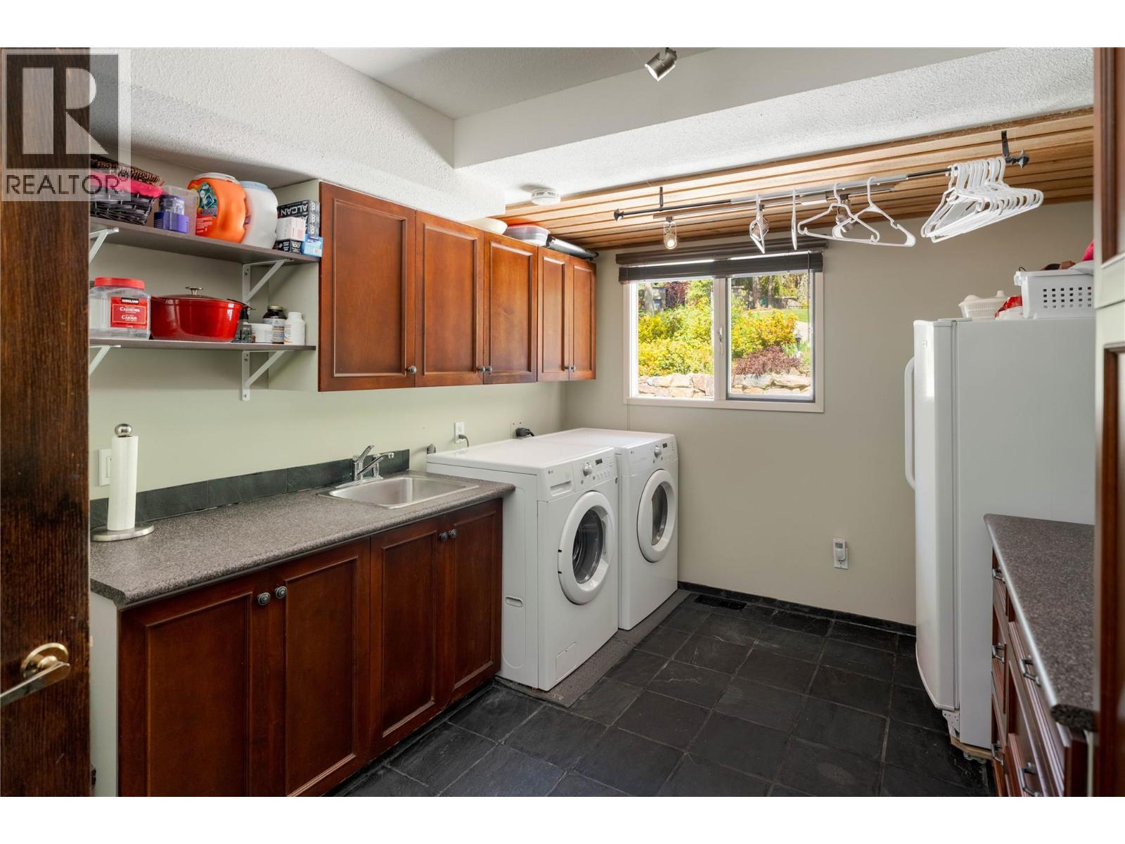  1252 Kyndree Court, Kelowna