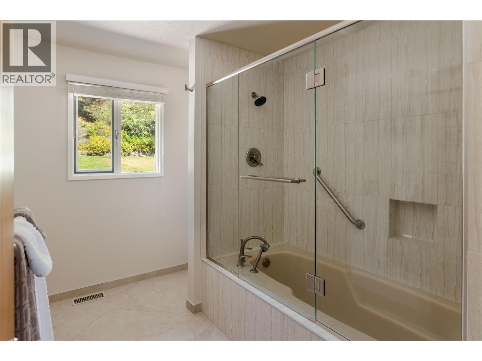  1252 Kyndree Court, Kelowna