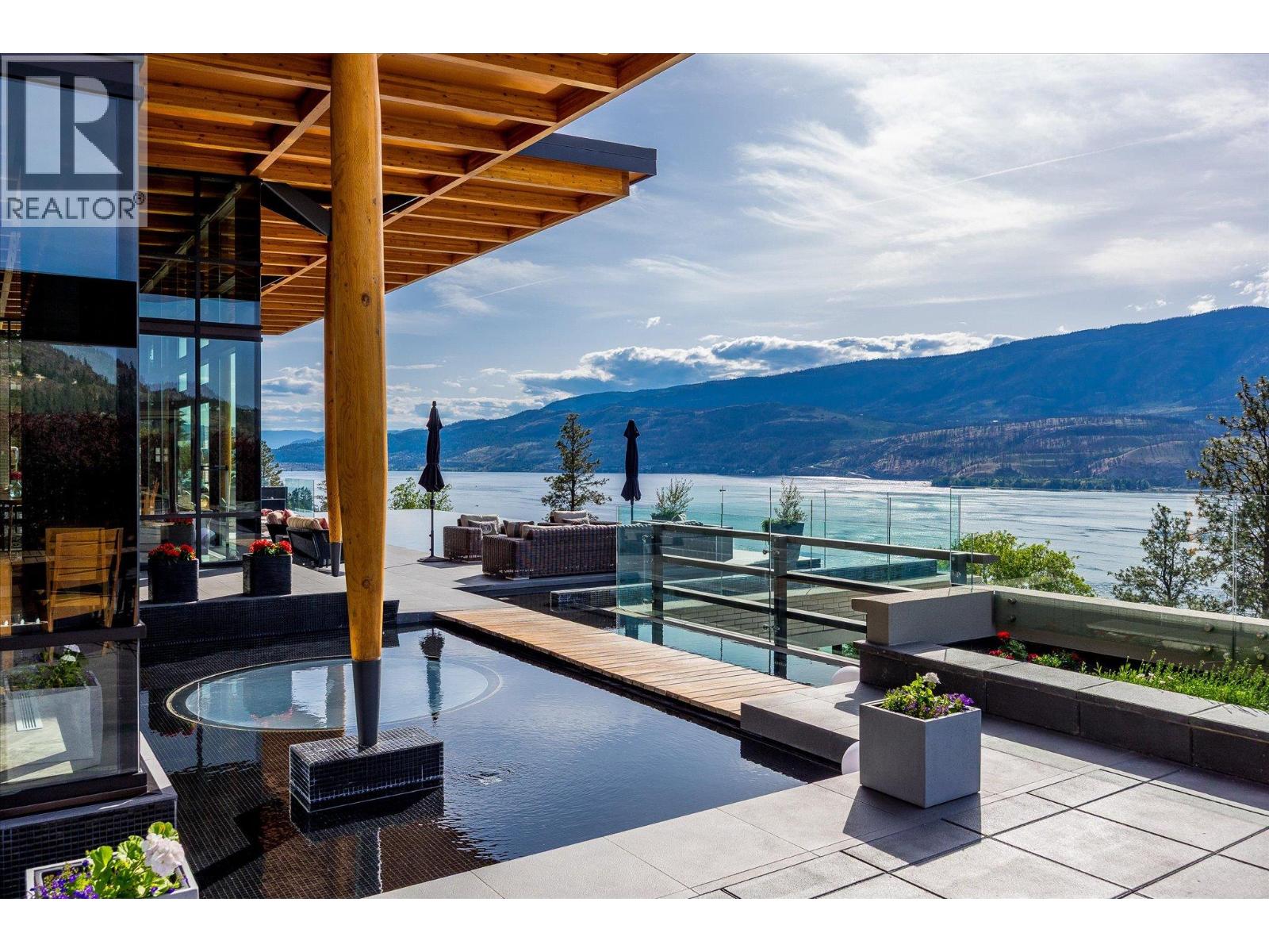 19 180 Sheerwater Court, Kelowna