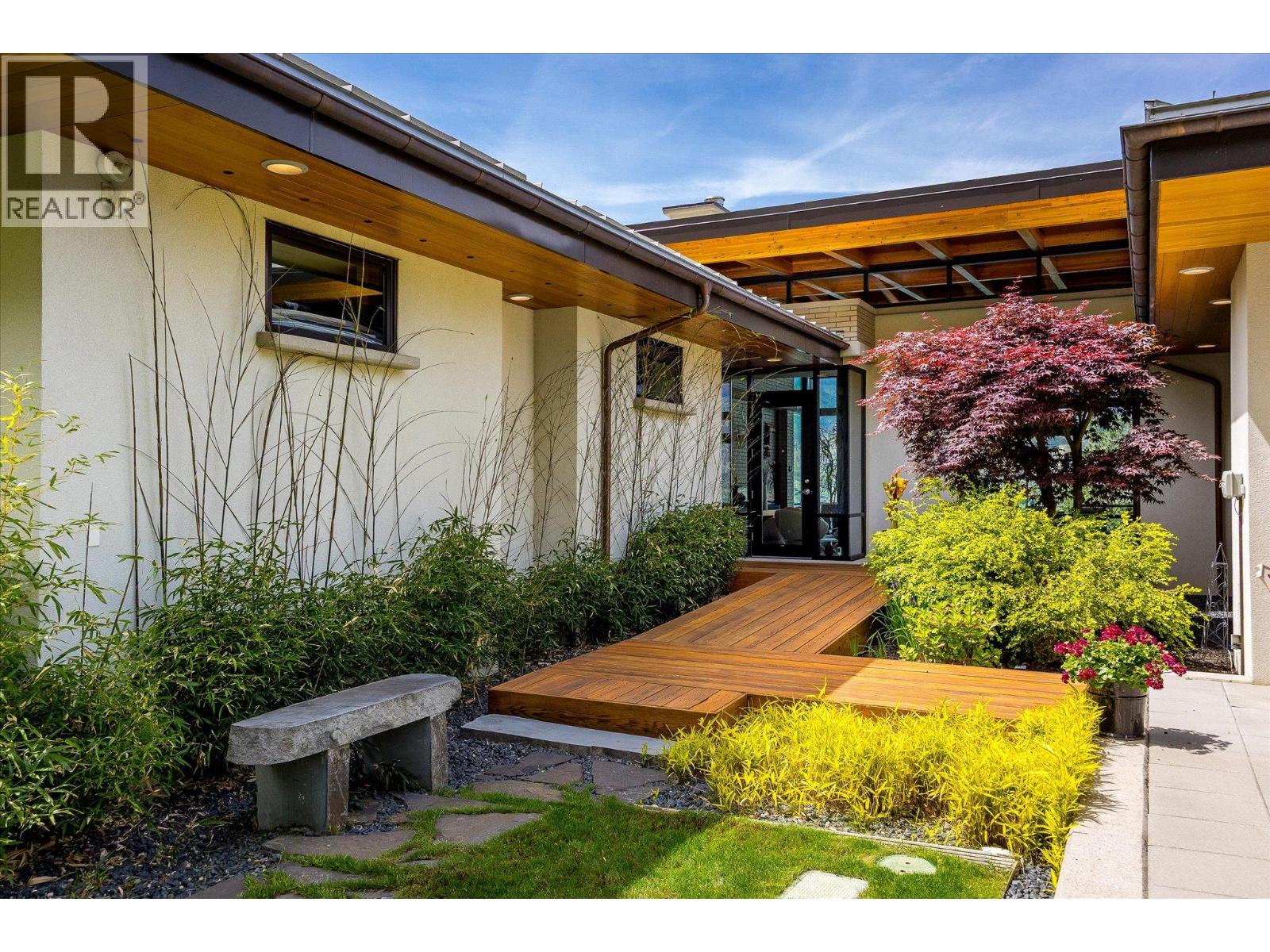 19 180 Sheerwater Court, Kelowna