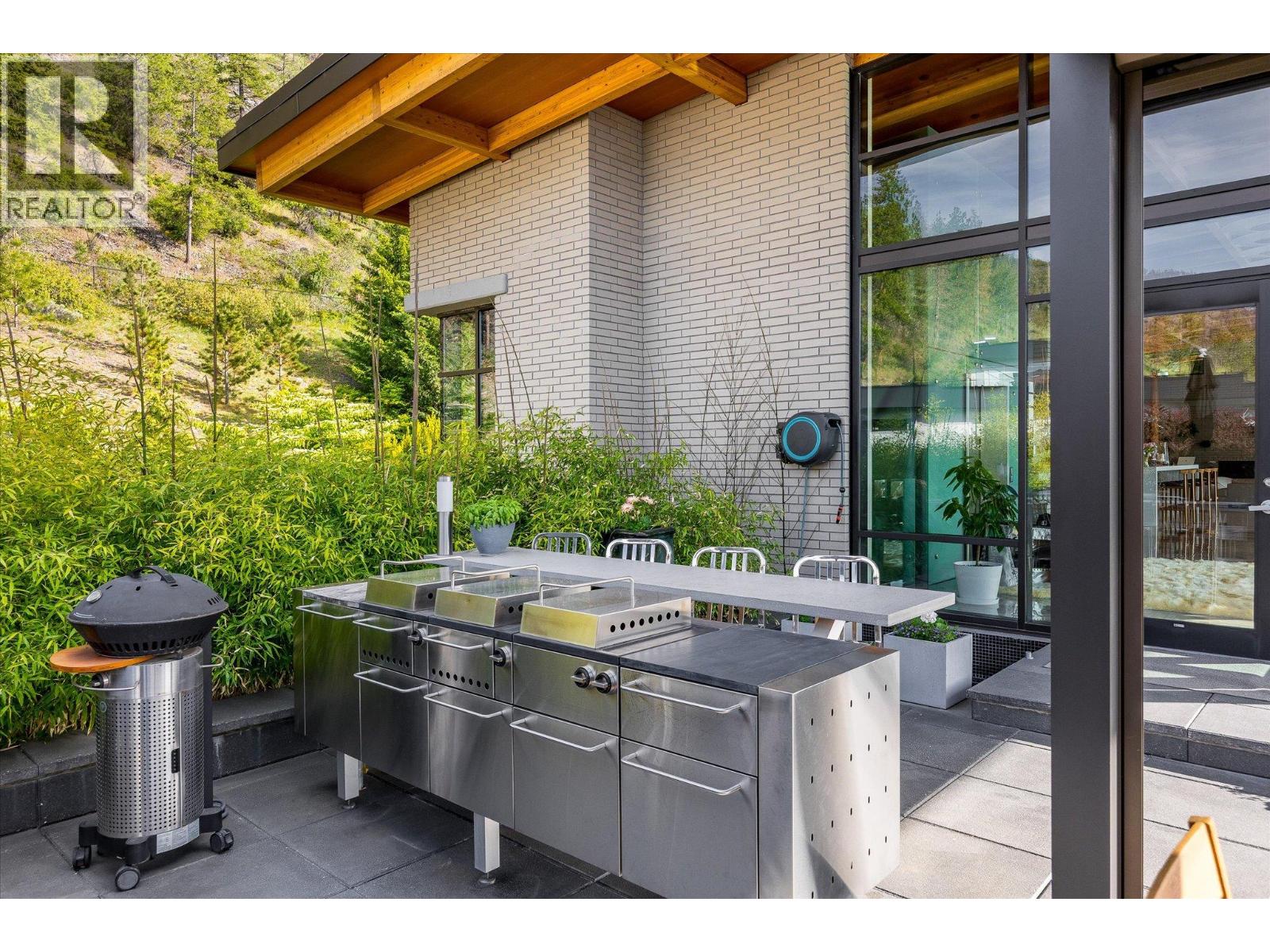 19 180 Sheerwater Court, Kelowna