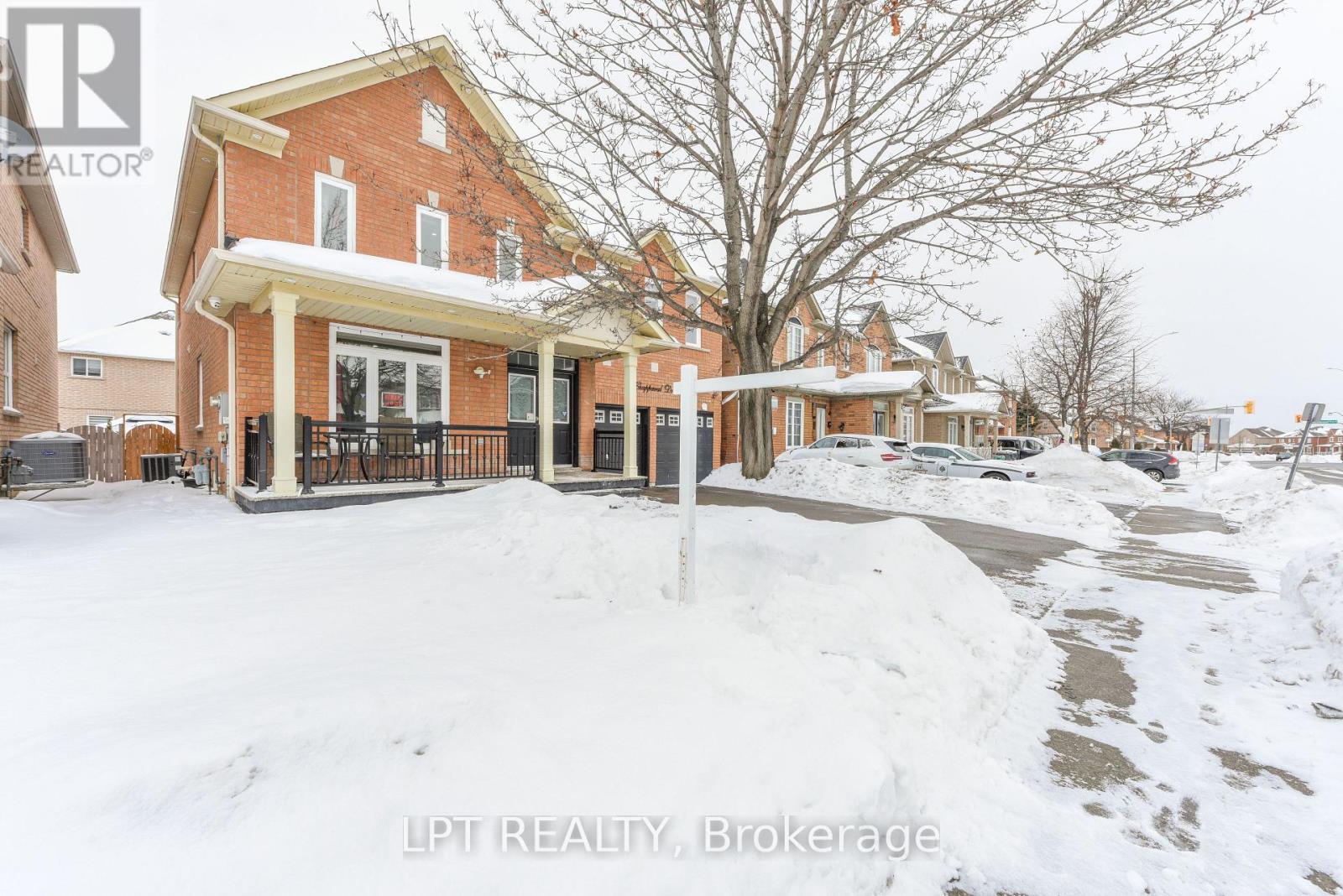 7 CHAPPARAL DRIVE,Brampton (Sandringham-Wellington),,