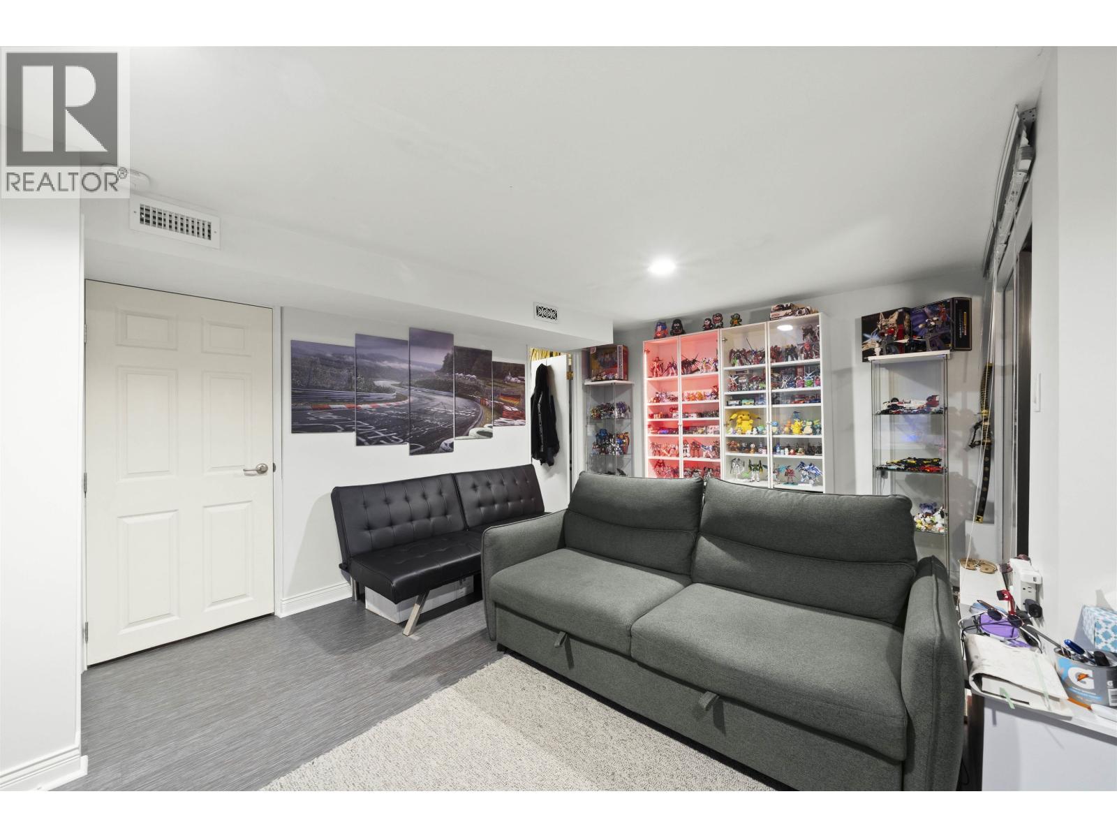 216 CAMBRIDGE WAY, Port Moody