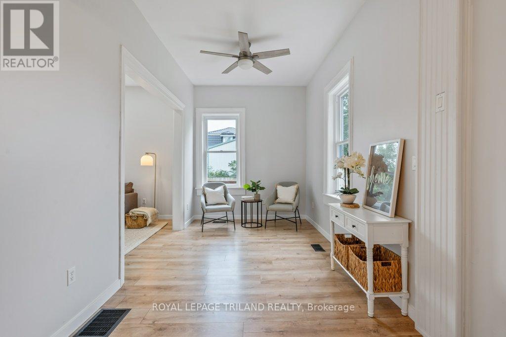 Single Family House for Sale in  CATHERINE STREET North Middlesex (Parkhill) 