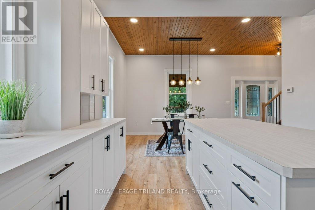 Single Family House for Sale in  CATHERINE STREET North Middlesex (Parkhill) 