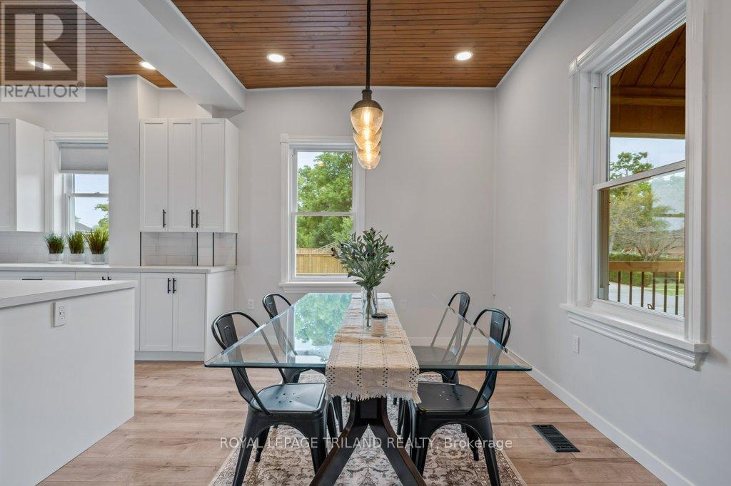 Single Family House for Sale in  CATHERINE STREET North Middlesex (Parkhill) 