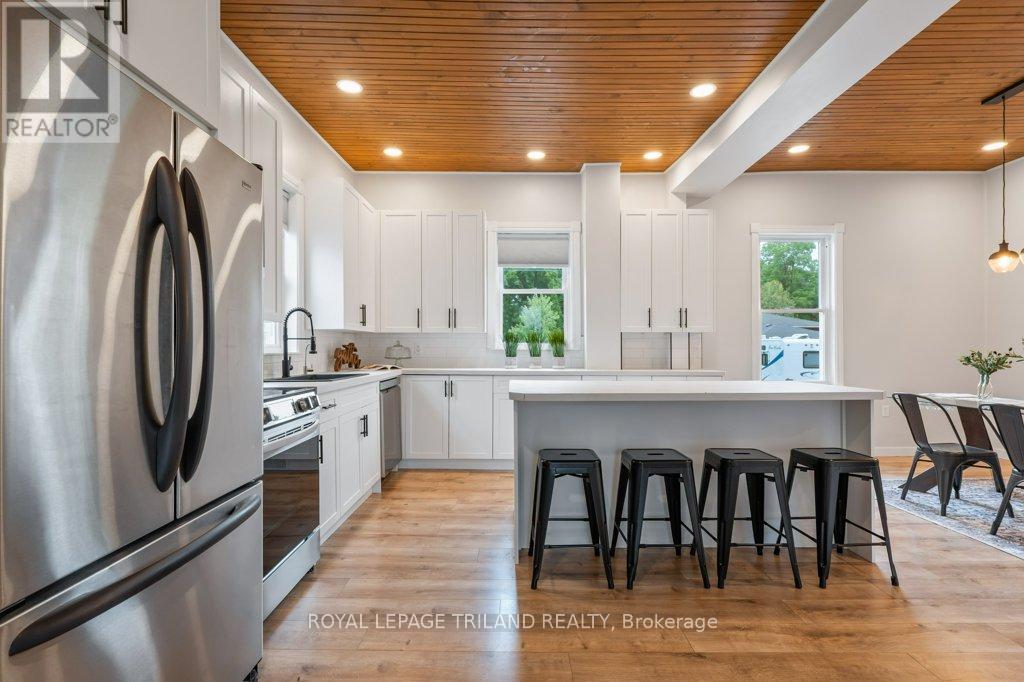 Single Family House for Sale in  CATHERINE STREET North Middlesex (Parkhill) 