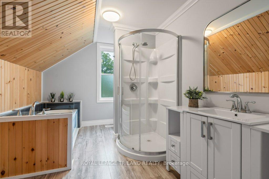 Single Family House for Sale in  CATHERINE STREET North Middlesex (Parkhill) 