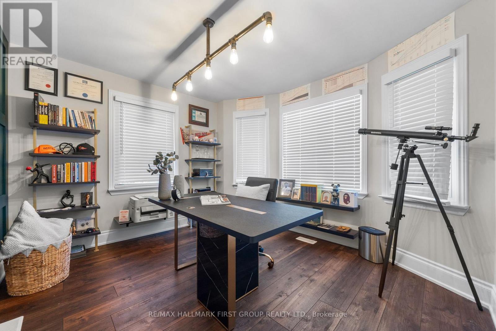 449 KING STREET E - 21