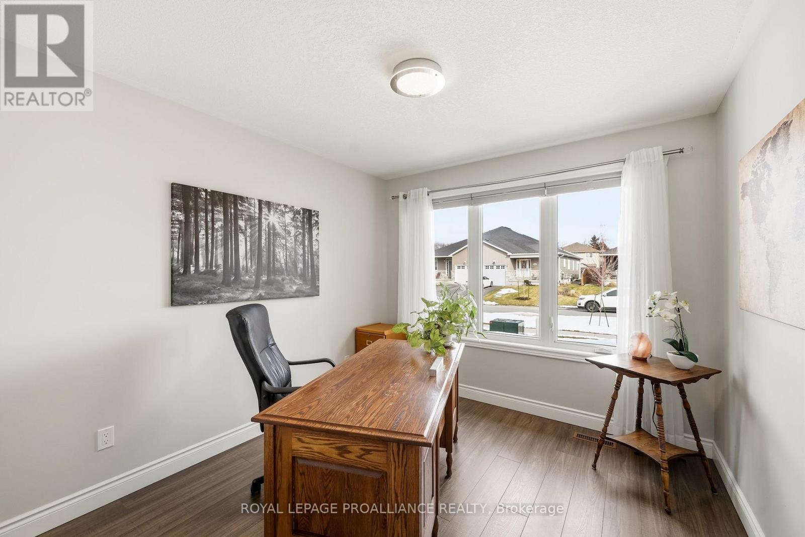 76 ROYAL GALA DRIVE - 27
