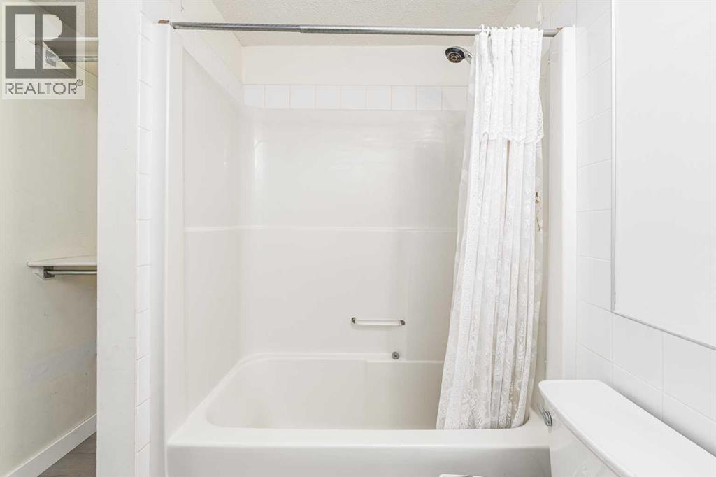 Single Family House for Sale in   Bannister Road SE Midnapore Calgary 