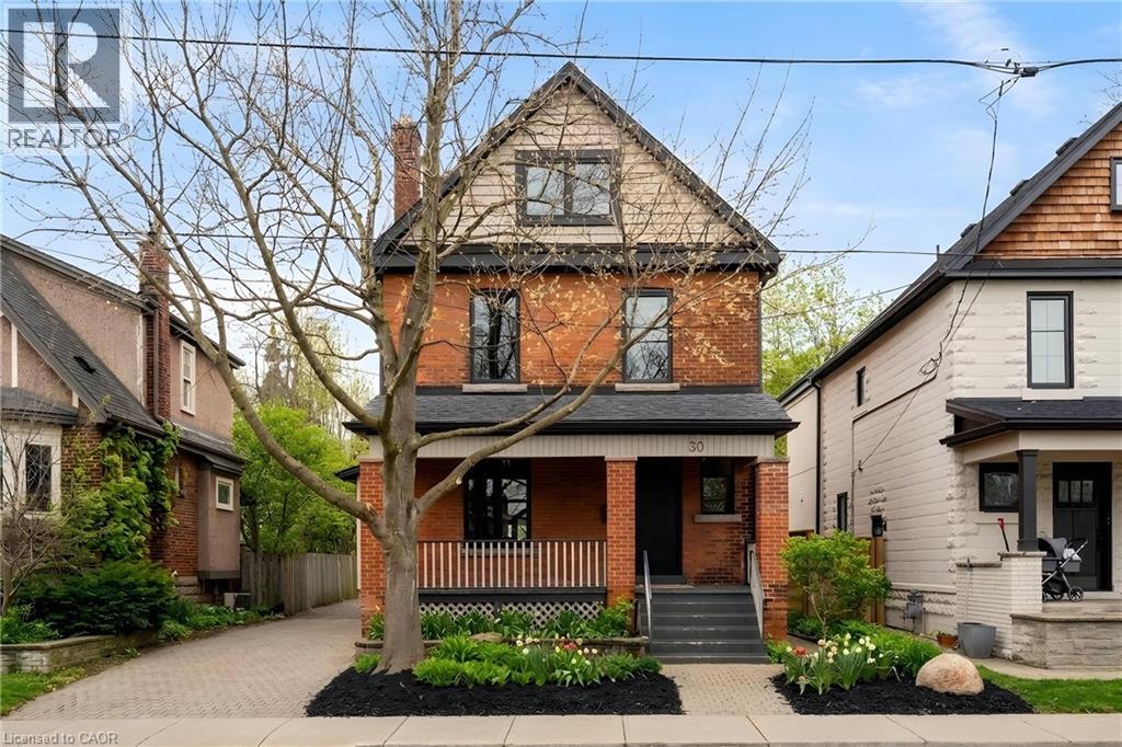 30 MATILDA Street N - 1