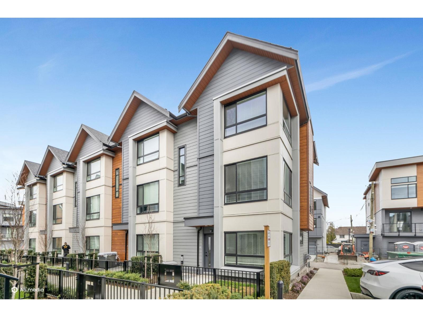 61 30530 CARDINAL AVENUE