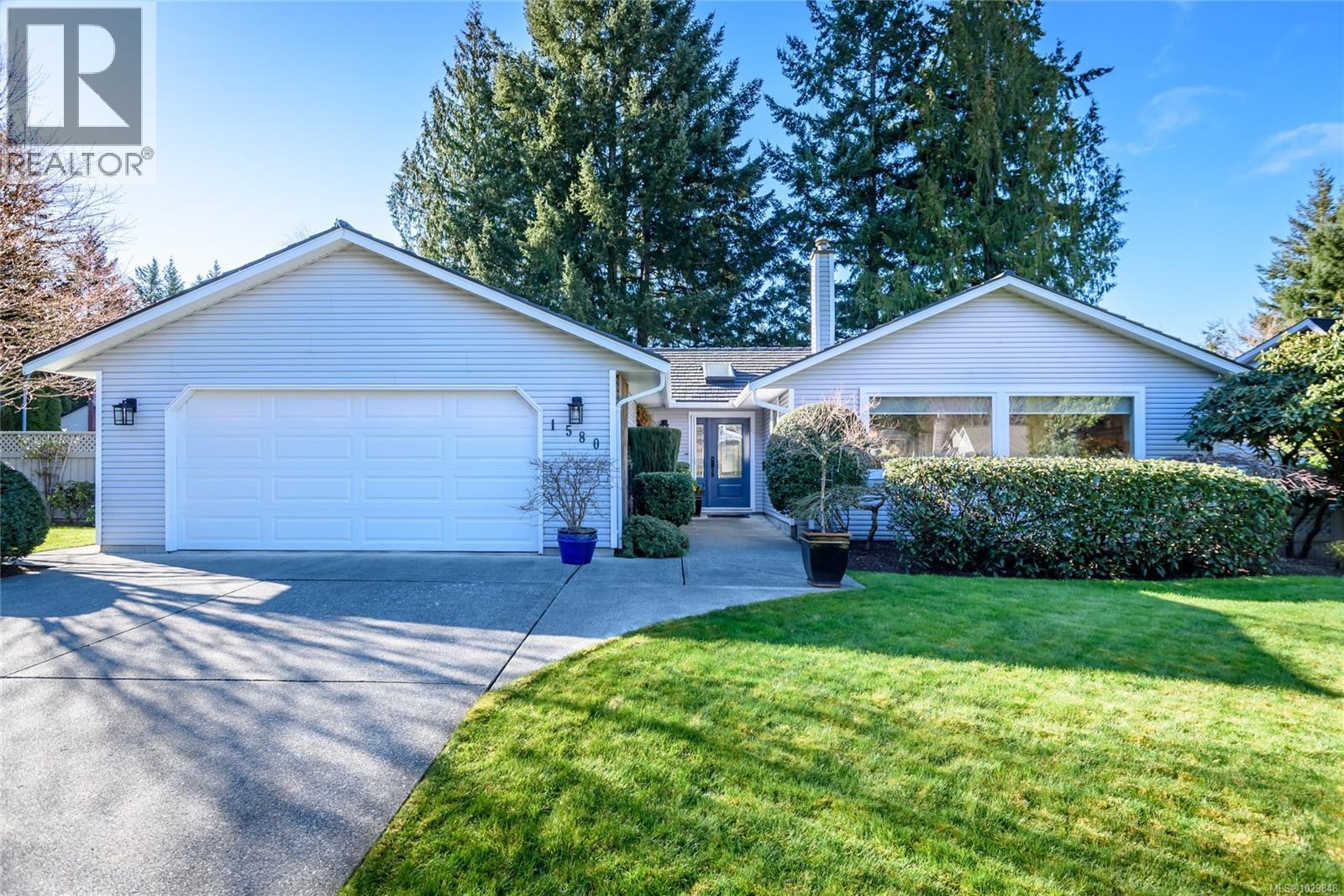 1580 Beaconsfield Cres - 1