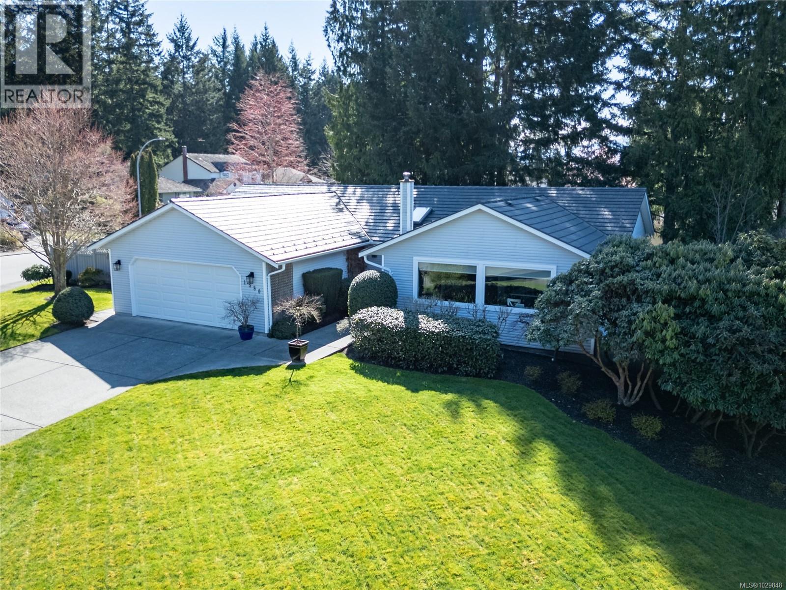 1580 Beaconsfield Cres - 11