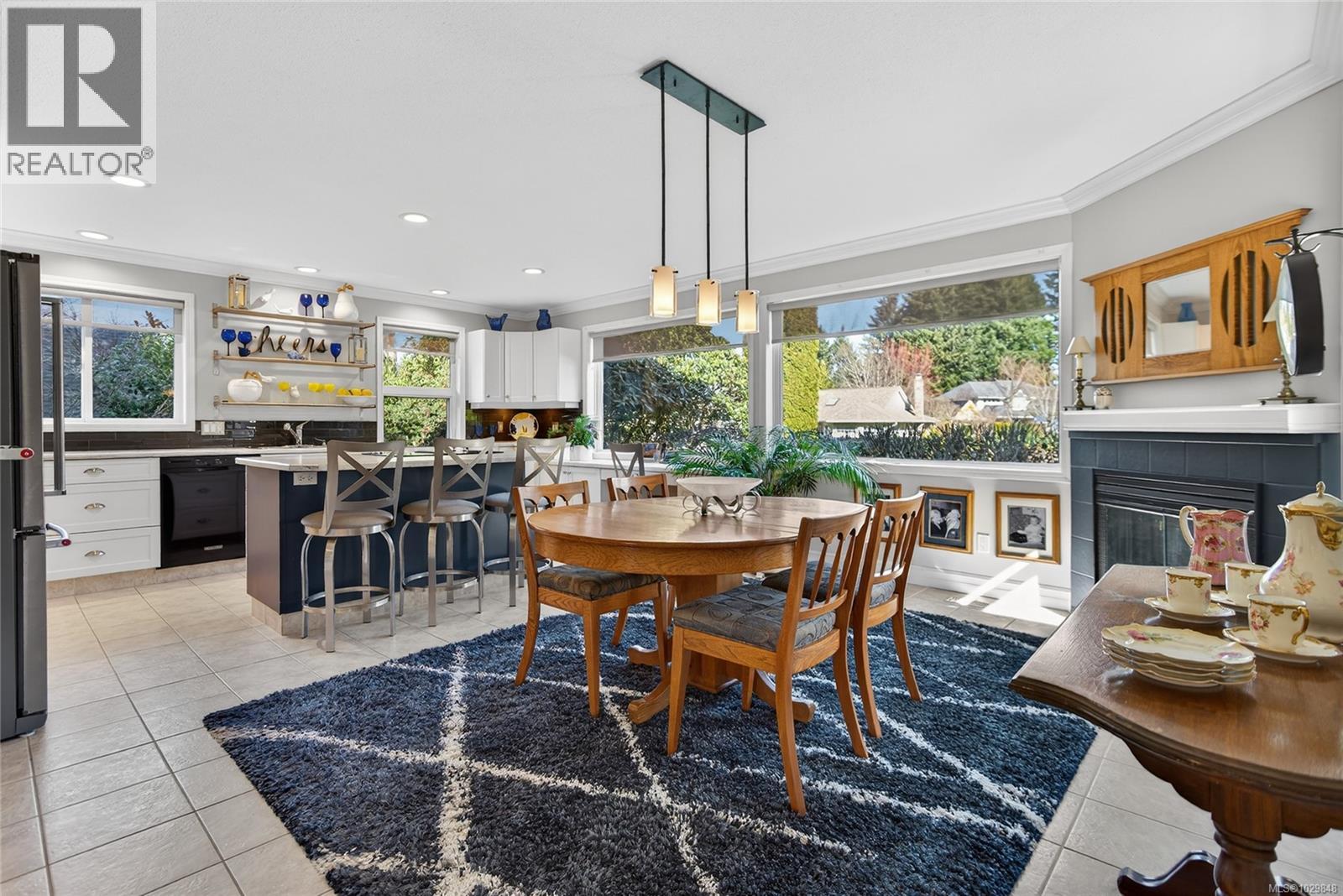 1580 BEACONSFIELD CRES - 16