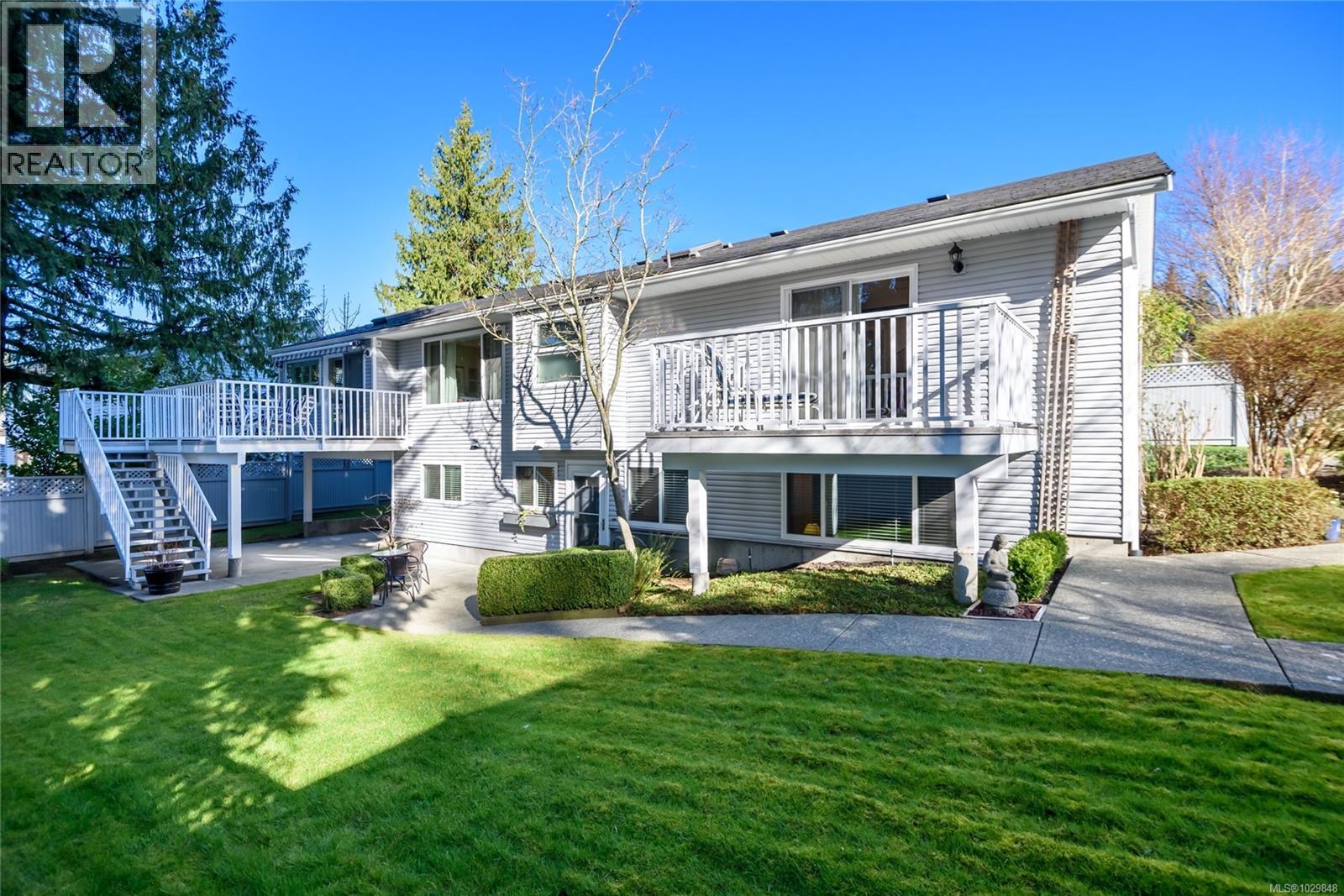 1580 Beaconsfield Cres - 2